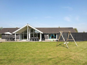 Warm Holiday Home in Vaeggerlose with Swimming Pool Bogø By